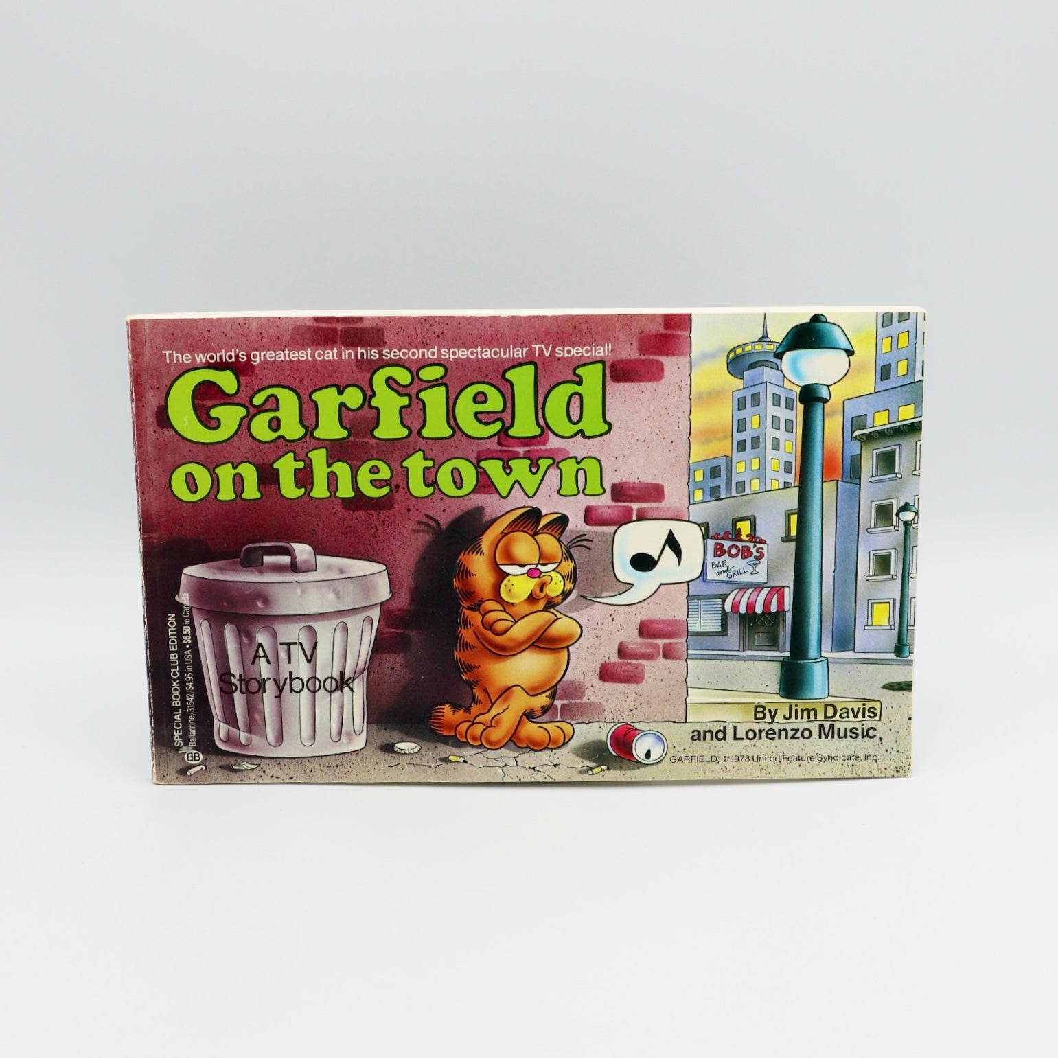 Garfield on the Town Paperback 1983 image 0