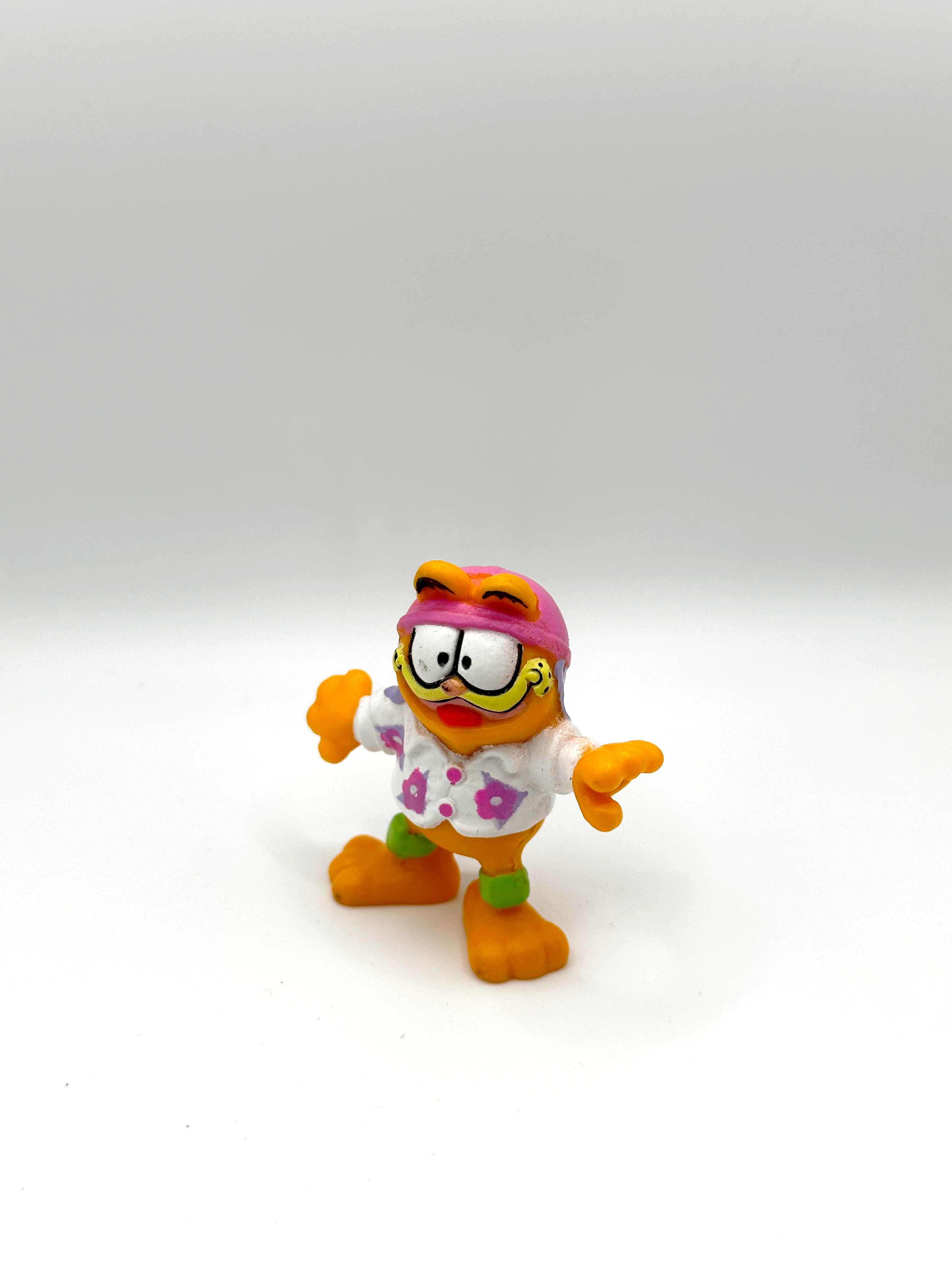 Garfield Skateboarding 2" Figure (1981) image 0