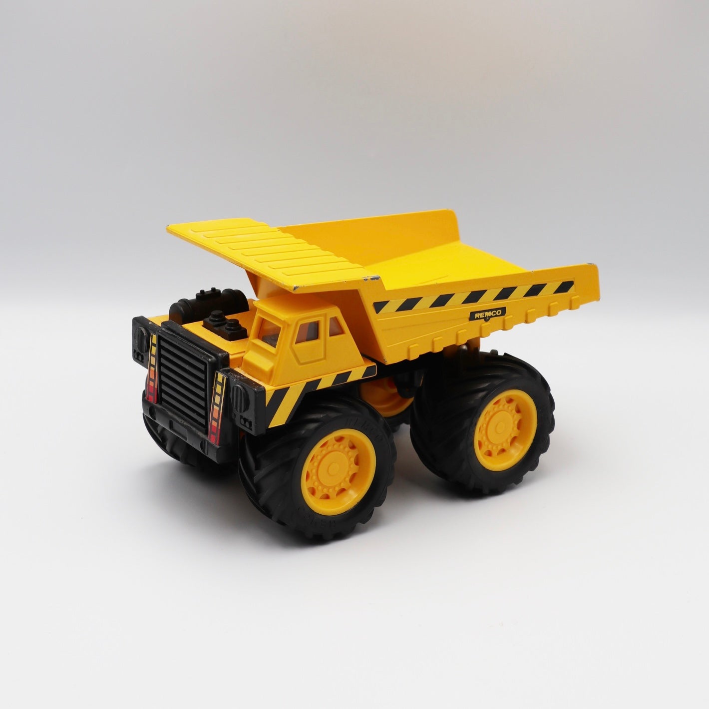 Remco 1989 Yellow Dump Truck