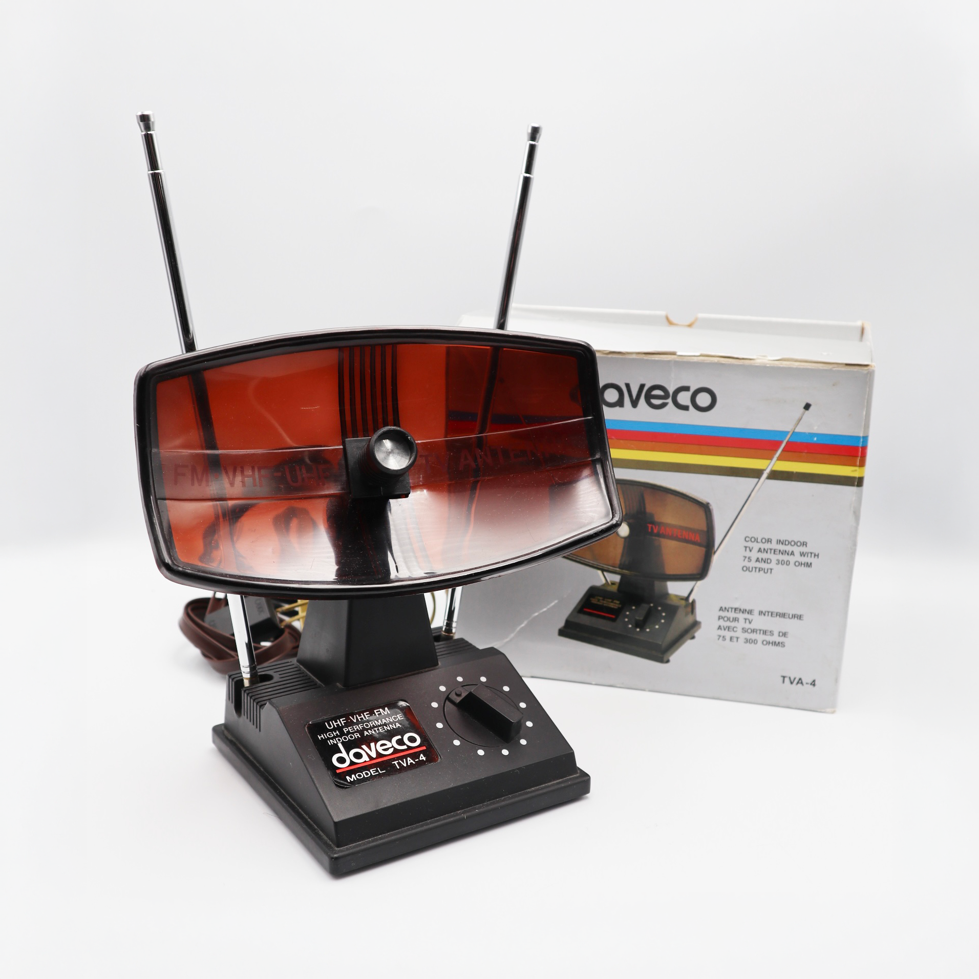 Vintage Aveco Model TVA-4 Indoor TV Antenna